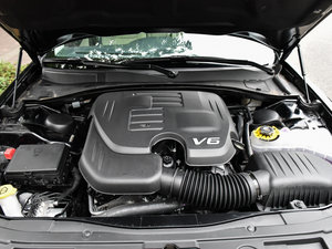 2016款3.0L 超越版 发动机