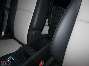 2009款2.7L  空间座椅