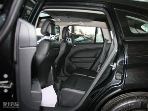 2010款2.0L SXT 后排空间