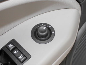 2011款2.0L SXT舒适版 中控区