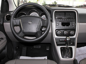 2011款2.0L SXT舒适版 中控区