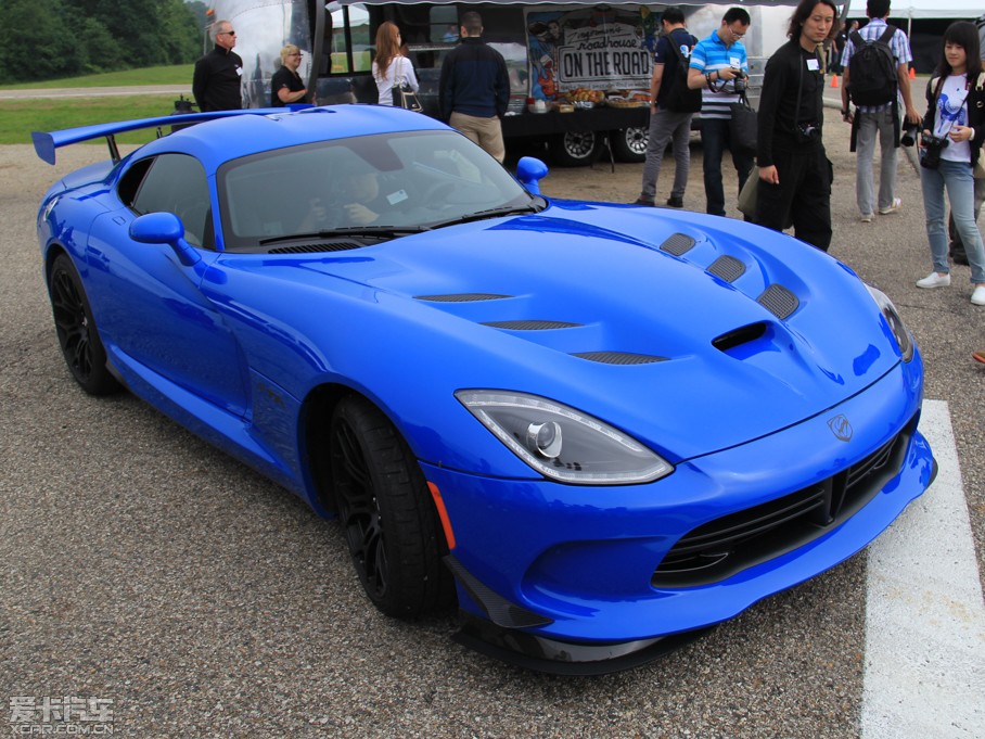 2014 SRT GTS Anodized Carbon؄e