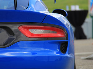 2014GTS Anodized Carbon؄e ^