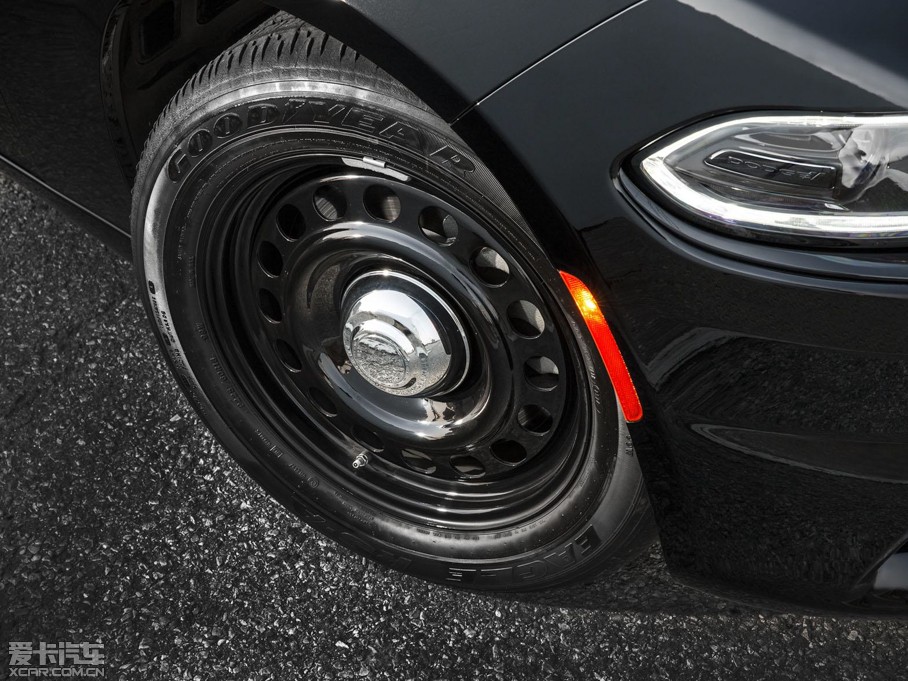 2015��Charger Pursuit