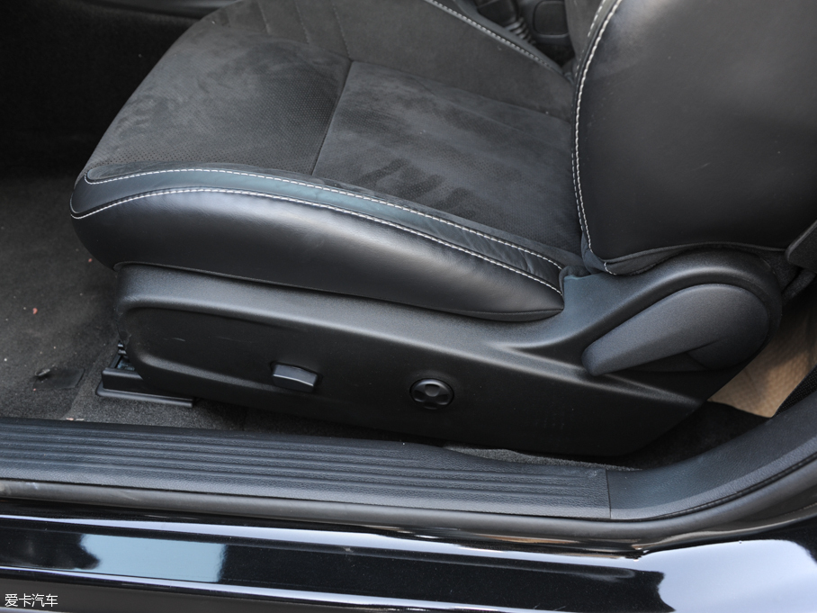 2015(zhn) SRT Hellcat