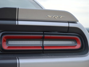 2015SRT ^