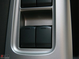 2009款2.0L 导航版 中控区