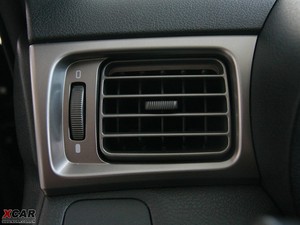 2009款2.0L 导航版 空调出风口