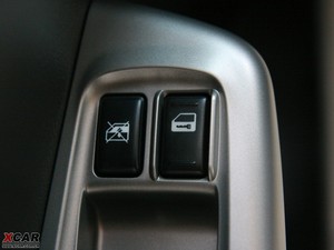 2009款2.0L 导航版 中控区
