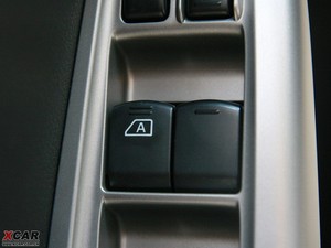 2009款2.0L 导航版 中控区