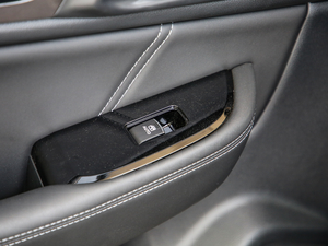 2020Ŀ 2.5i \ӌ EyeSight g