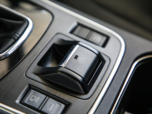 2020Ŀ 2.5i \(yn)ӌ(do) EyeSight v܇Ƅ