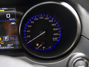 2020Ŀ 2.5i A EyeSight п؅^