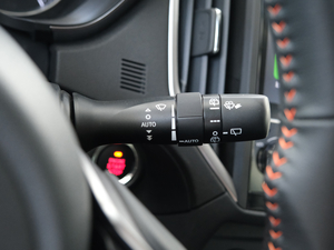 2020Ŀ 2.0i ȫA п؅^