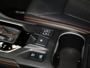 2020Ŀ 2.0i Ş EyeSight п؅^(q)