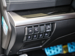 2020Ŀ 2.5i ȫsҫ EyeSight п؅^