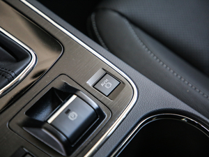 2020Ŀ 2.5i ȫsҫ EyeSight п؅^