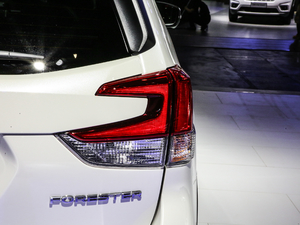 20212.0i Ş EyeSight ^