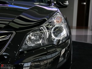 2010款2.5GT 自动豪华版 大灯