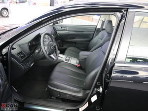 2010款2.5GT 自动豪华版 前排空间