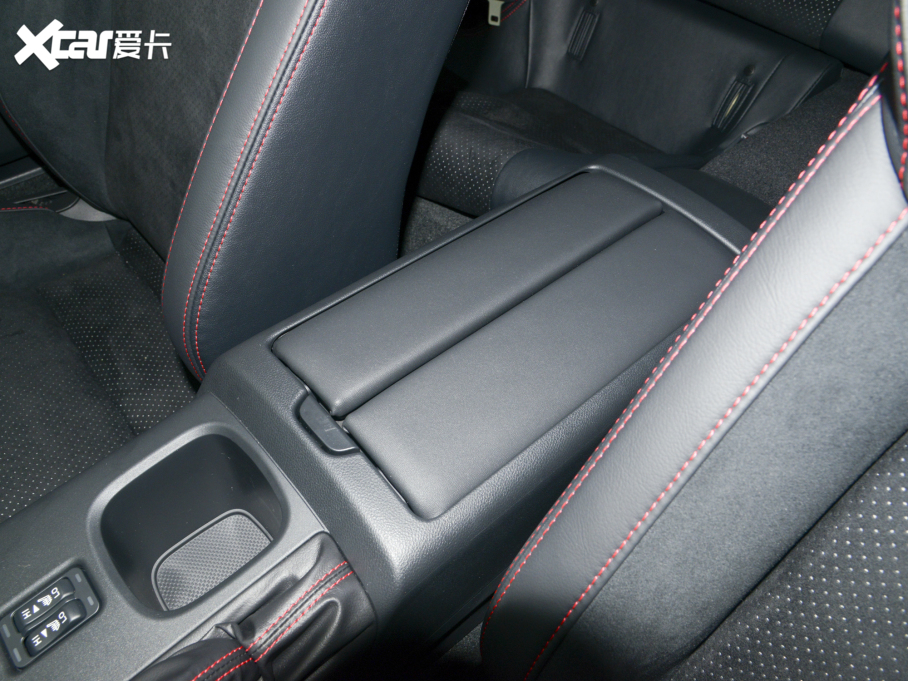2022款斯巴鲁BRZ 2.4L 自动版EyeSight