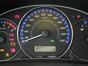2010款2.5XS 十万同辉纪念版 中控区