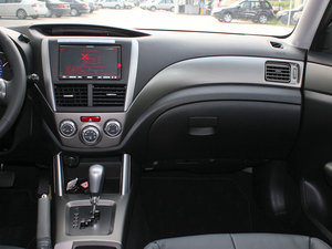2010款2.5XS 十万同辉纪念版 中控区