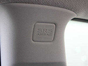 2010款2.5XS 十万同辉纪念版 空间座椅