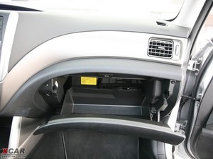 2010款2.5XS 豪华型 手套箱
