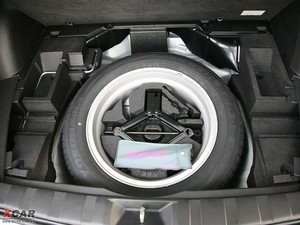 2010款2.5XS 豪华型 备胎