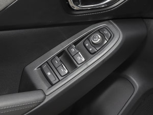 20232.5i AWDӢEyeSight {܇ƅ^	