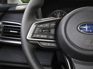 20232.5i AWD\ӰEyeSight п؅^