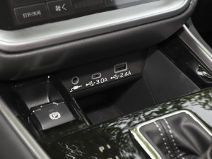 20232.5i AWD\ӰEyeSight п؅^