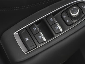 20232.5i AWD\ӰEyeSight п؅^