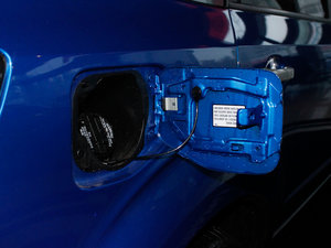 2012款经典 2.5T S-EDITION 自动豪华导航版 油箱盖