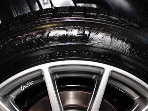 2012款经典 2.5T S-EDITION 自动豪华导航版 轮胎尺寸