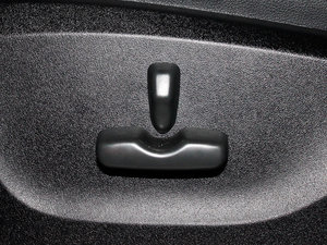 2012款经典 2.5T S-EDITION 自动豪华导航版 主驾驶座椅调节
