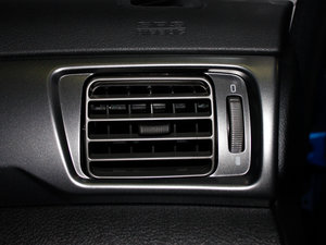 2012款经典 2.5T S-EDITION 自动豪华导航版 中控区