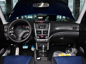 2012款经典 2.5T S-EDITION 自动豪华导航版 内饰全景