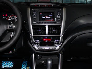 2012款经典 2.5T S-EDITION 自动豪华导航版 中控台