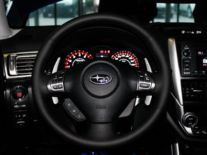 2012款经典 2.5T S-EDITION 自动豪华导航版 方向盘