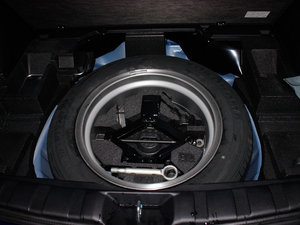 2012款经典 2.5T S-EDITION 自动豪华导航版 备胎