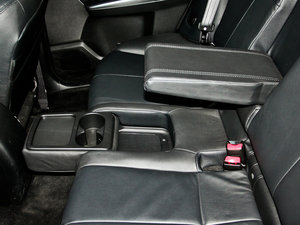 2012款经典 2.5XS 自动豪华版 空间座椅