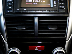 2012款经典 2.5XS 自动豪华版 空调出风口