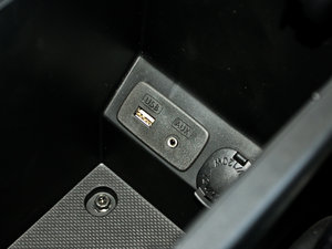 2012款经典 2.5XS 自动豪华版 中控区
