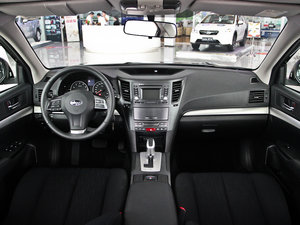 2013款2.5i-X 精英版 内饰全景