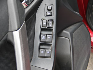 2013款2.5i CVT尊贵导航版 主驾车窗控制区	