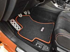 2013款WRX STI Special Editions 空间座椅
