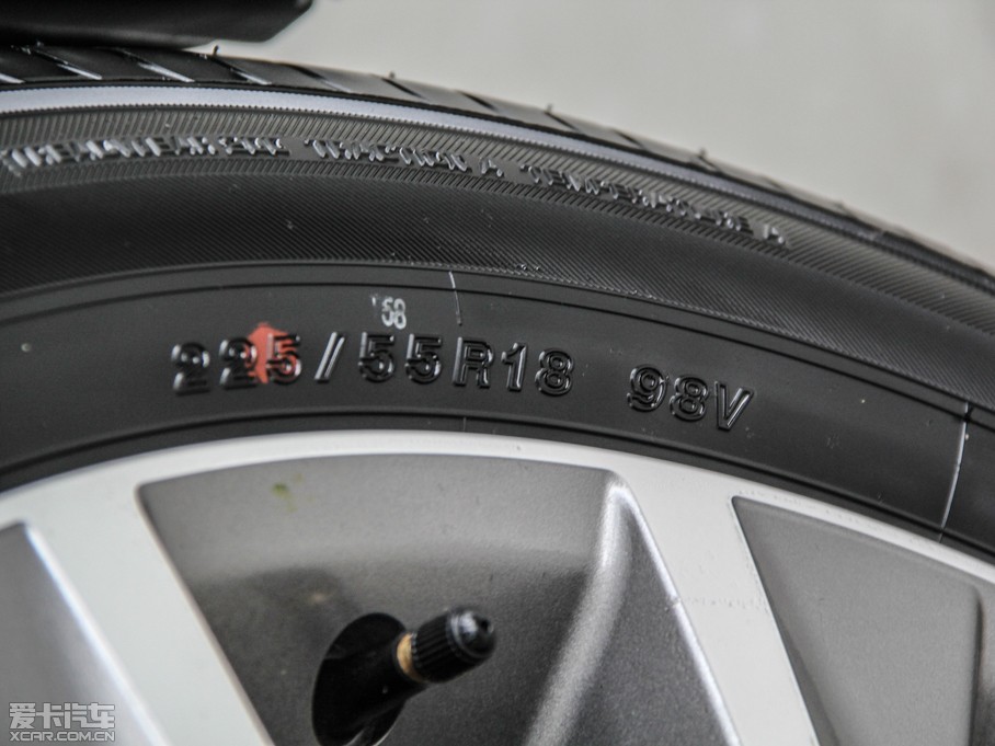 2014����� 2.5i �����\�Ӱ�