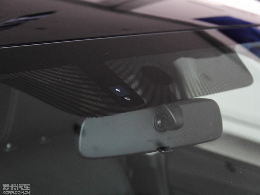 2014����� 2.5i �����\�Ӱ�